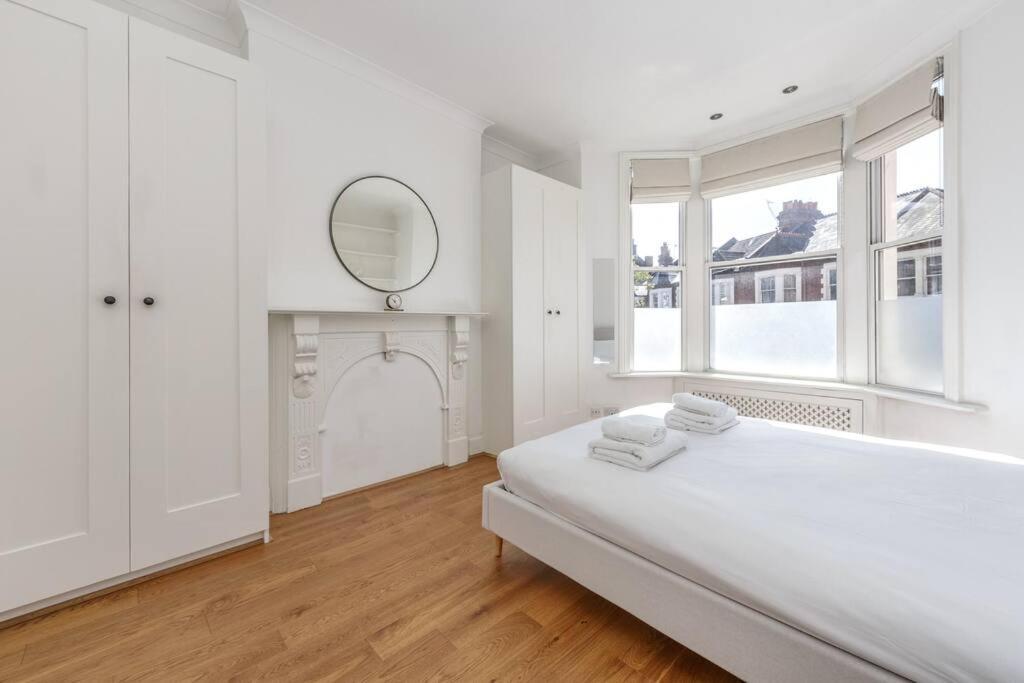 Charming Hampstead Retreat With Patio Apartment London Ngoại thất bức ảnh