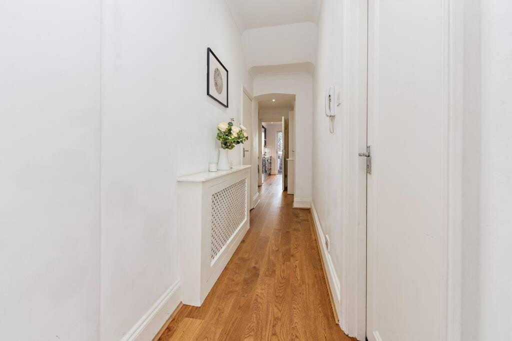 Charming Hampstead Retreat With Patio Apartment London Ngoại thất bức ảnh